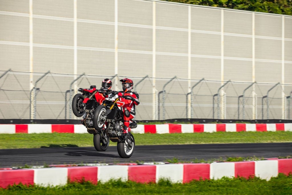 Ducati Hypermotard V2: potenza e leggerezza